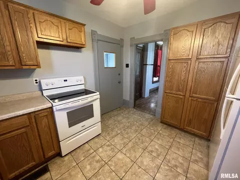 312 E Gale St, Williamsfield, IL 61489 photo 13
