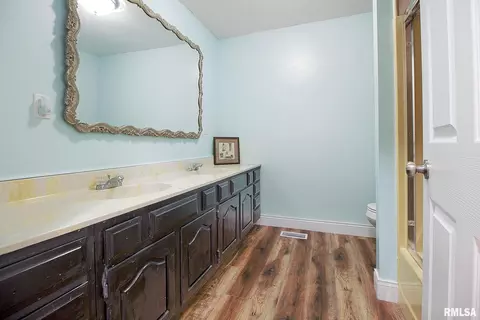 2112 W Cherry St, Herrin, IL 62948 photo 18