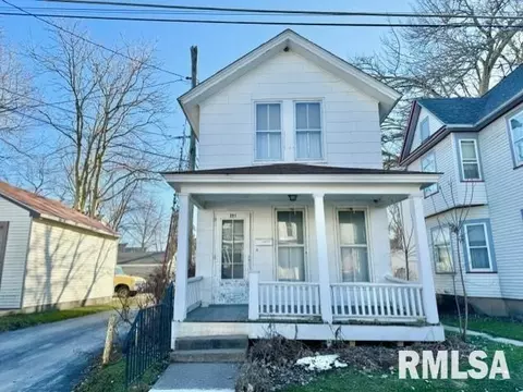 221 E 18th St, Davenport, IA 52803