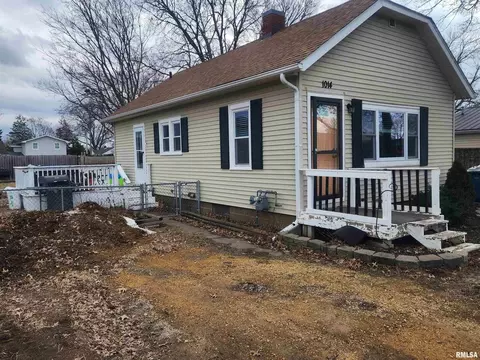 1014 6th Ave, Camanche, IA 52730
