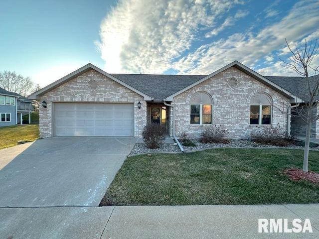 1007 10th St, Dewitt, IA 52742
