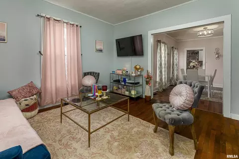 107 W Maple St, Cobden, IL 62920 photo 5