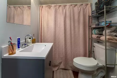 107 W Maple St, Cobden, IL 62920 photo 15