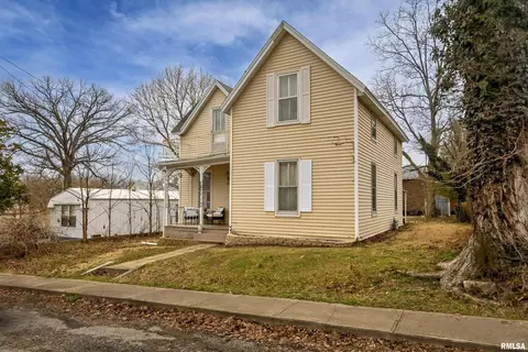 107 W Maple St, Cobden, IL 62920 photo 2