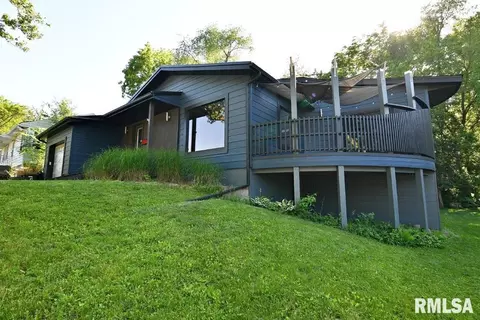 3322 Tremont Ave, Davenport, IA 52803