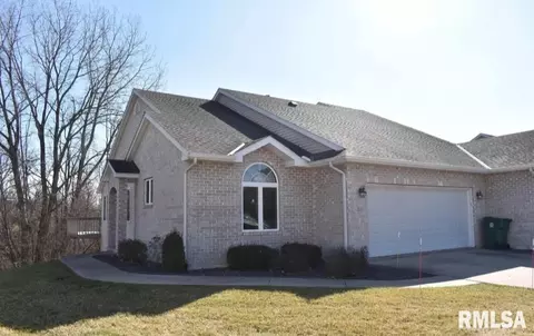 2618 Kings Pointe Se St, Quincy, IL 62301