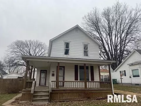 2922 N 2nd St, Clinton, IA 52732