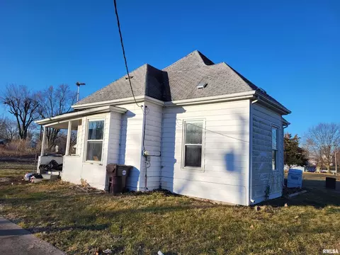 405 N Stanford St, Griggsville, IL 62340