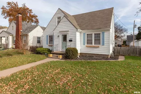 2619 Davie St, Davenport, IA 52804