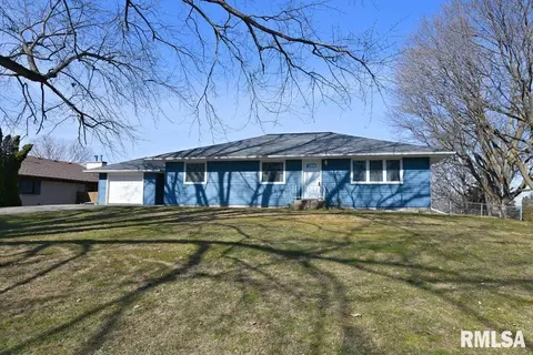 213 Bruce Ave, Milan, IL 61264