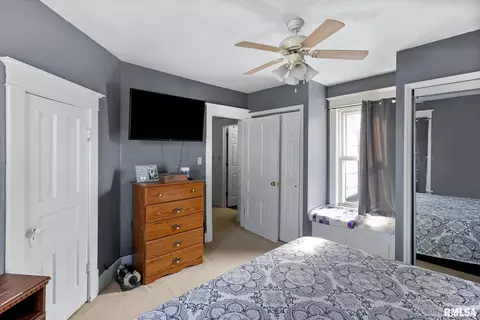 2340 32nd St, Moline, IL 61265 photo 11
