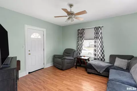 2340 32nd St, Moline, IL 61265 photo 9