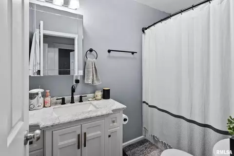 2340 32nd St, Moline, IL 61265 photo 14