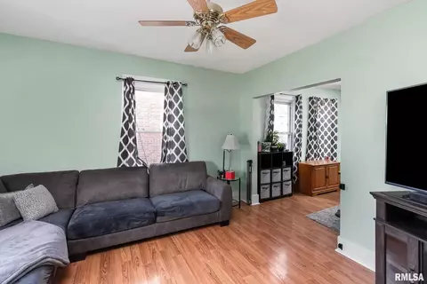 2340 32nd St, Moline, IL 61265 photo 8