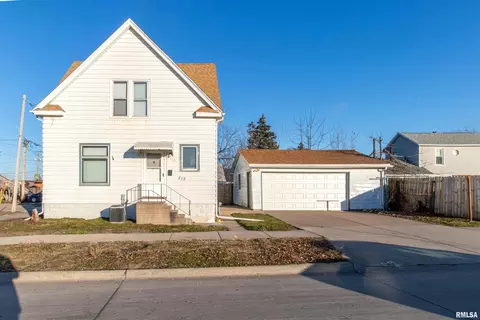 515 27th St, Rock Island, IL 61201
