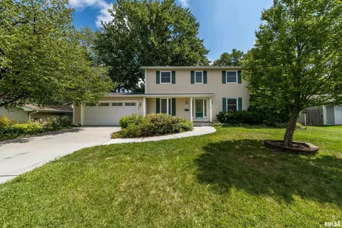 2701 Harmony Dr, Bettendorf, IA 52722