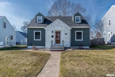 2414 N Myrtle St, Davenport, IA 52804