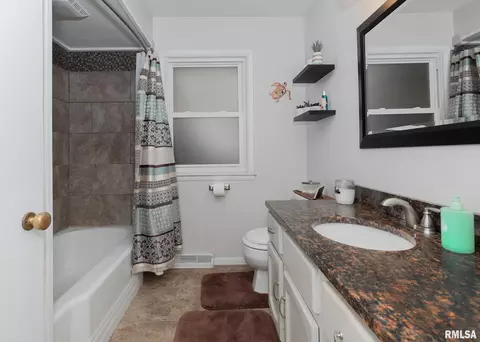 1702 35th St, Moline, IL 61265 photo 14