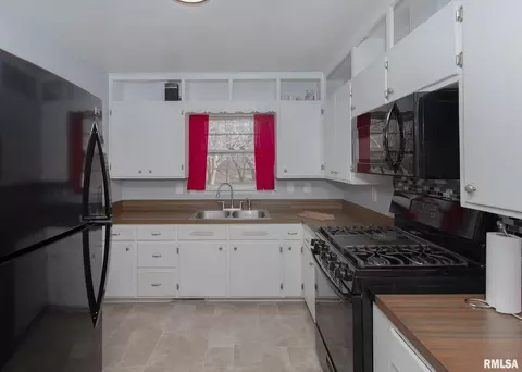 1702 35th St, Moline, IL 61265 photo 9
