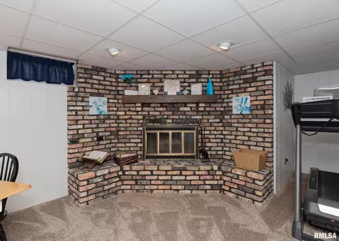 1702 35th St, Moline, IL 61265 photo 17