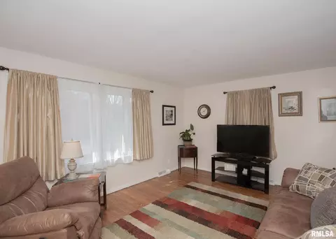 1702 35th St, Moline, IL 61265 photo 5