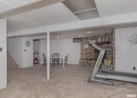 1702 35th St, Moline, IL 61265 photo 22