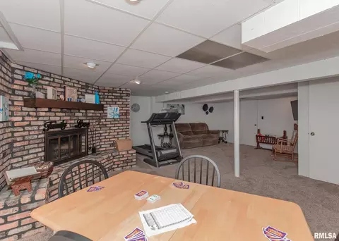 1702 35th St, Moline, IL 61265 photo 18