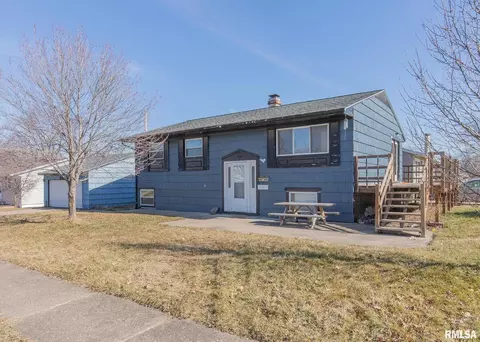 2905 N Lincoln Ave, Davenport, IA 52804
