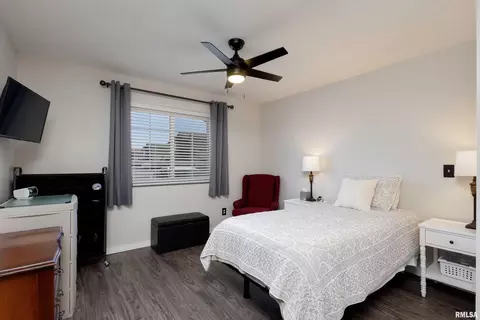 105 E Price St #101, Eldridge, IA 52748 photo 15