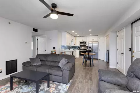 105 E Price St #101, Eldridge, IA 52748 photo 5
