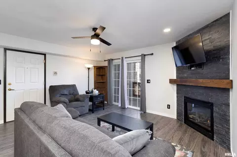 105 E Price St #101, Eldridge, IA 52748 photo 7