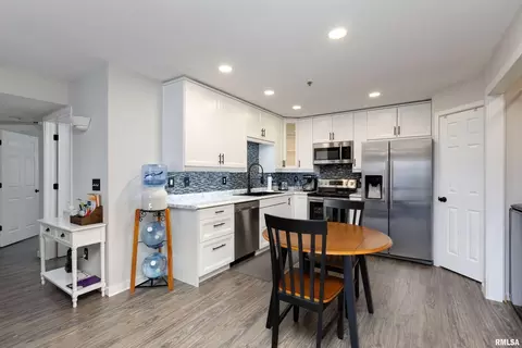 105 E Price St #101, Eldridge, IA 52748 photo 8