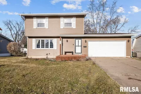 620 Colony Dr, Davenport, IA 52806