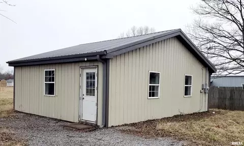 1409 W Walnut St, Herrin, IL 62948