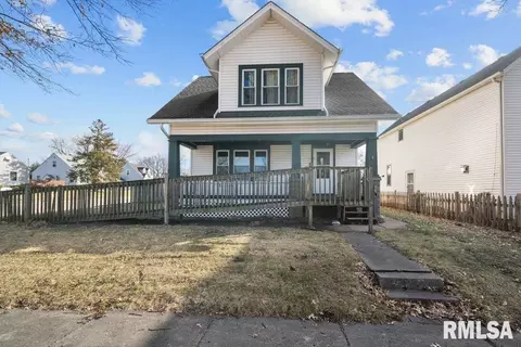 1935 N Howell St, Davenport, IA 52804