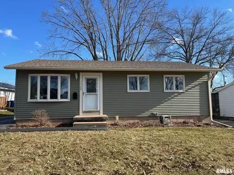 3329 Welshire Dr, Bettendorf, IA 52722