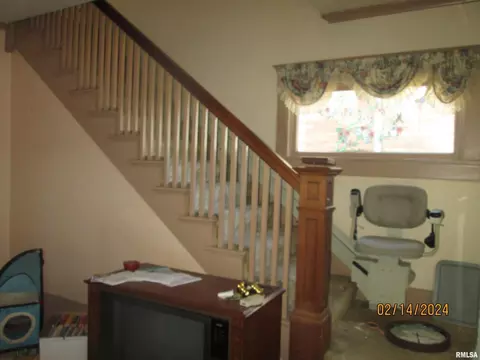 839 S Walnut St, Springfield, IL 62704 photo 2