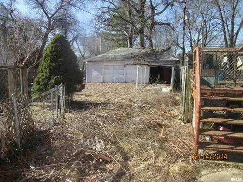 839 S Walnut St, Springfield, IL 62704 photo 17