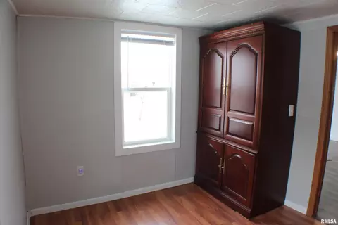 3925 12th St, Moline, IL 61265 photo 9