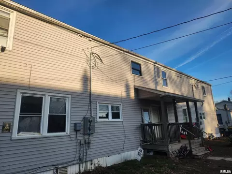 23 Blackhawk St, Hanover, IL 61041