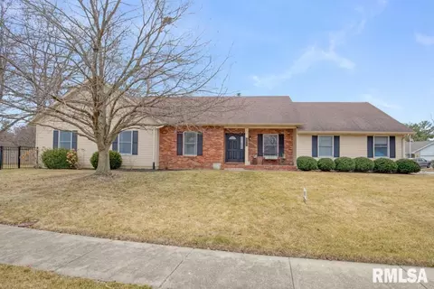 3800 Brandonshire Dr, Springfield, IL 62704