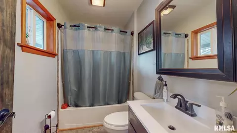 1225 49th St, Moline, IL 61265 photo 16