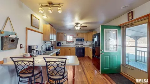 1225 49th St, Moline, IL 61265 photo 6