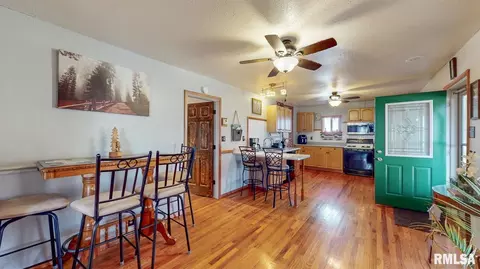 1225 49th St, Moline, IL 61265 photo 9