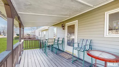 1225 49th St, Moline, IL 61265 photo 4