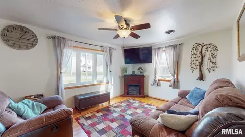 1225 49th St, Moline, IL 61265 photo 11