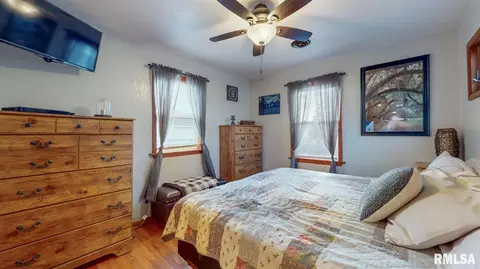 1225 49th St, Moline, IL 61265 photo 13