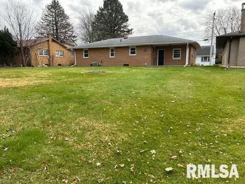 520 E High St, Morrison, IL 61270 photo 3