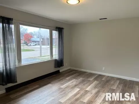 520 E High St, Morrison, IL 61270 photo 9