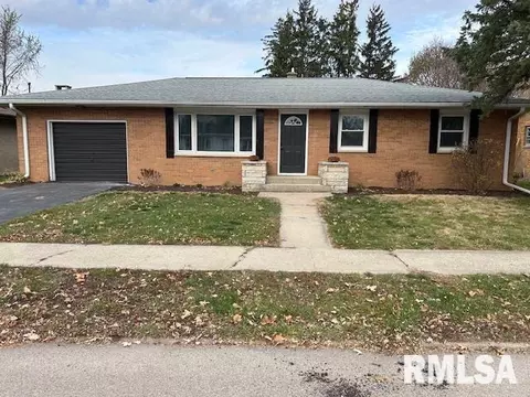 520 E High St, Morrison, IL 61270